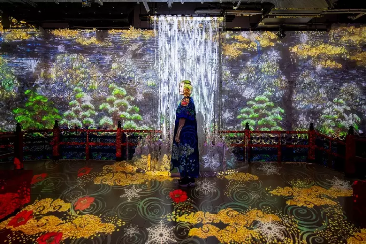 Experiencing in Kobe, an artistic port town. “átoa”, a unique fusion of aquarium and art