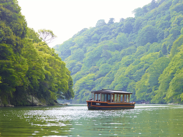 Enjoy the Autumn Leaves in Kyoto! 4 Hoshino Resorts Hotels to Choose From