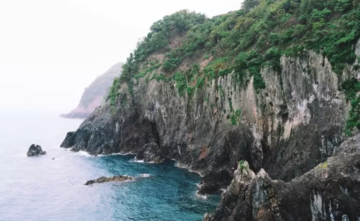 即使是雨天,這個地方也看起來像魔法一樣! 