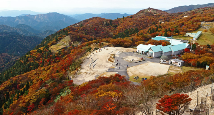 【最新／紅葉は今が見頃】大阪から日帰り旅・絶景の紅葉！「御在所ロープウェイ」