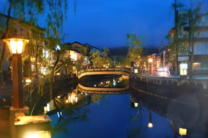 城崎温泉的夜晚真的简直就像魔法一样! 