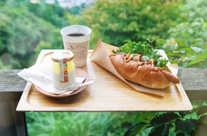 边看风景边吃早餐 