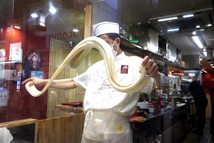 [From Eeyan ! Osaka Shopping Street] 란슈 납면이 방어하는 이야기, 장인 기술이 빛나는 지극의 한 잔 「공부라면」