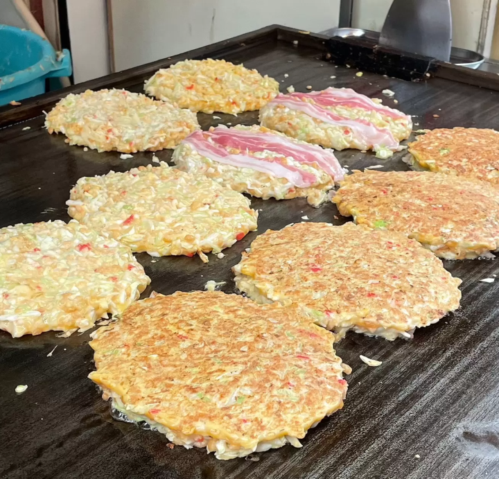 [From Eeyan ! Osaka Shopping Street] Heartwarming, downtown smiles and flavors at "Okonomiyaki Eichan"