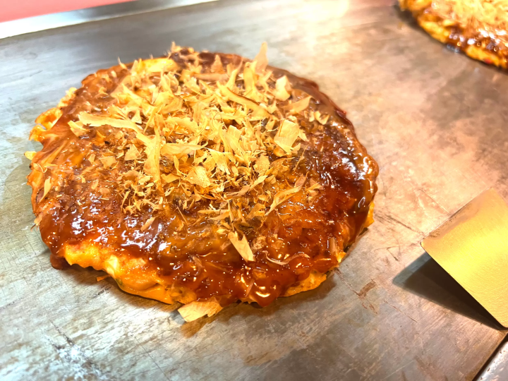 [From Eeyan ! Osaka Shopping Street] Heartwarming, downtown smiles and flavors at "Okonomiyaki Eichan"