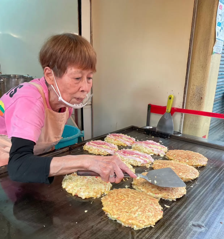 [From Eeyan ! Osaka Shopping Street] Heartwarming, downtown smiles and flavors at "Okonomiyaki Eichan"