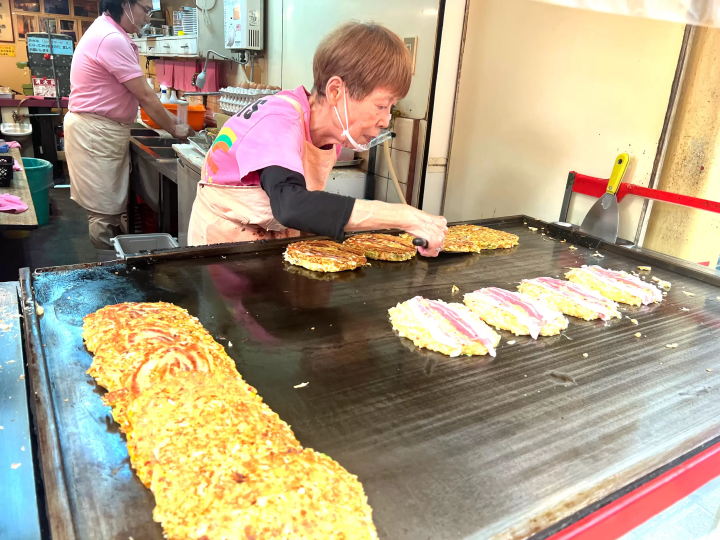 [From Eeyan ! Osaka Shopping Street] Heartwarming, downtown smiles and flavors at "Okonomiyaki Eichan"