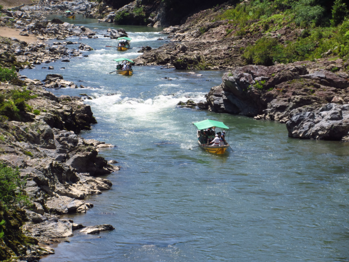 京都の絶景を走る嵯峨野トロッコ列車を、何倍も楽しむ方法とは？！ 物語を楽しむ旅へ