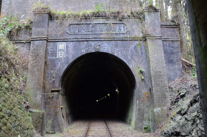 京都の絶景を走る嵯峨野トロッコ列車を、何倍も楽しむ方法とは？！ 物語を楽しむ旅へ