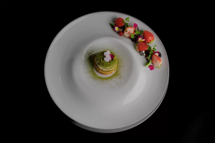 풀코스와 디지털 아트가 융합하는, TREE by NAKED yoyogi park의 「먹는 아트 체험」