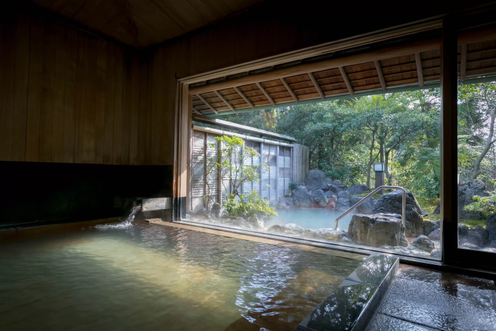 [長崎/雲仙]享受秋天的味道和紅葉！松茸、鮑魚、龍蝦、長崎牛豪華全套套餐的“秋富計劃”