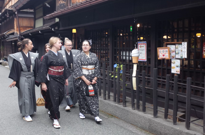 【토, 일, 공휴일은 예약 불필요】 「히다 타카야마 기모노 산포」저렴한 요금으로 편하게 기모노 체험을 할 수 있습니다