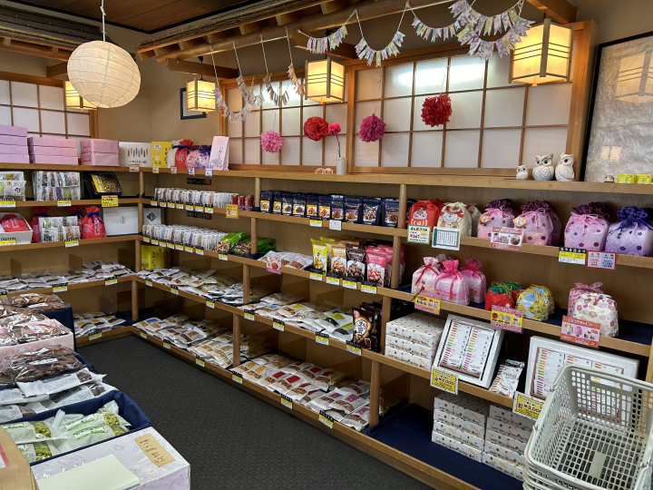 คารินโตะอร่อยๆ ที่ร้าน Asahi Seika Saginomiya ที่เปิดกิจการมา 100 ปี!