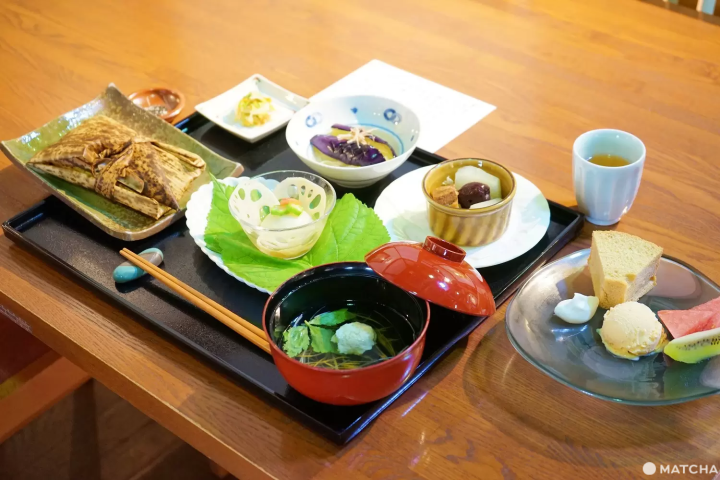 A Day in Toyama: River Cruise, Great Views, and Medicine History