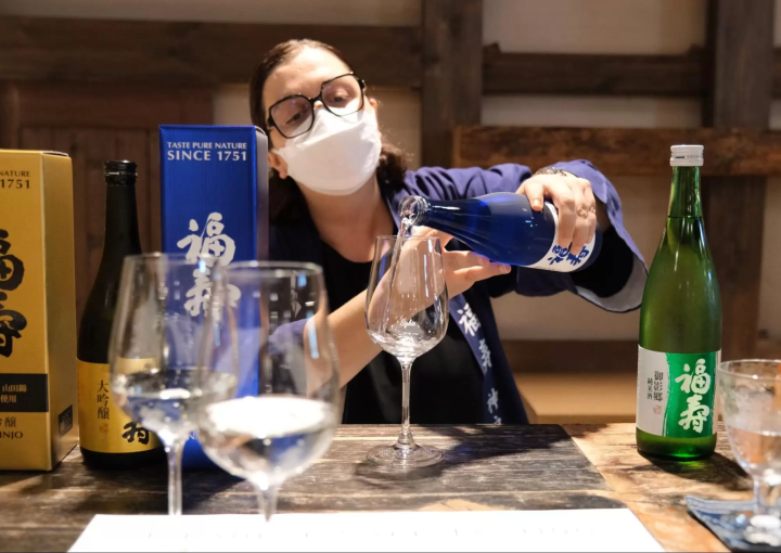 會說英語的工作人員會告訴我們製造日本酒的秘密!