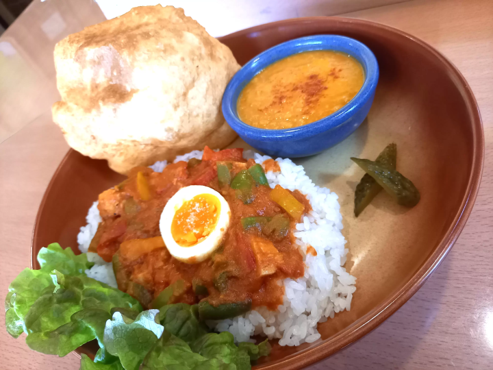 「南インドの味 カレーリーフ」のまぜまぜランチをいただきます。
