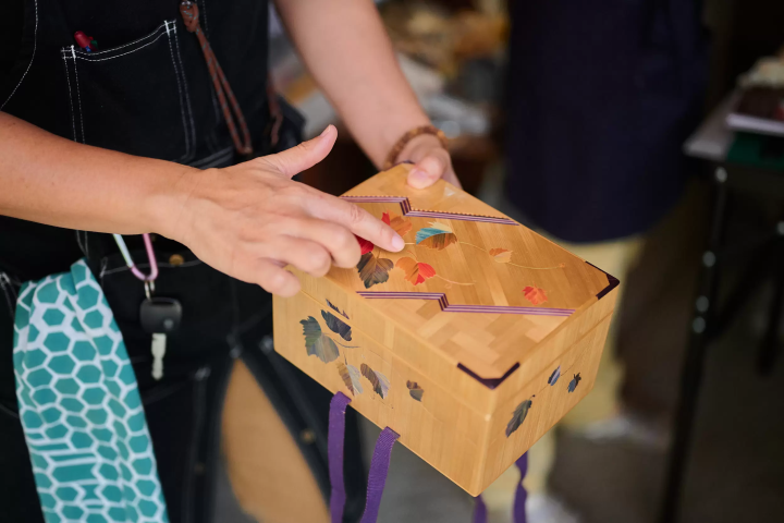 『晨初代 辻󠄀 晨吾作 麦わら張り細工 桐箱 玉手箱』