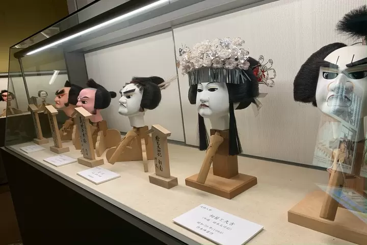▲Inside the museum, there are many exhibits related to Awaji Ningyo Joruri, a typical folk performing art of Awaji Island.<br>