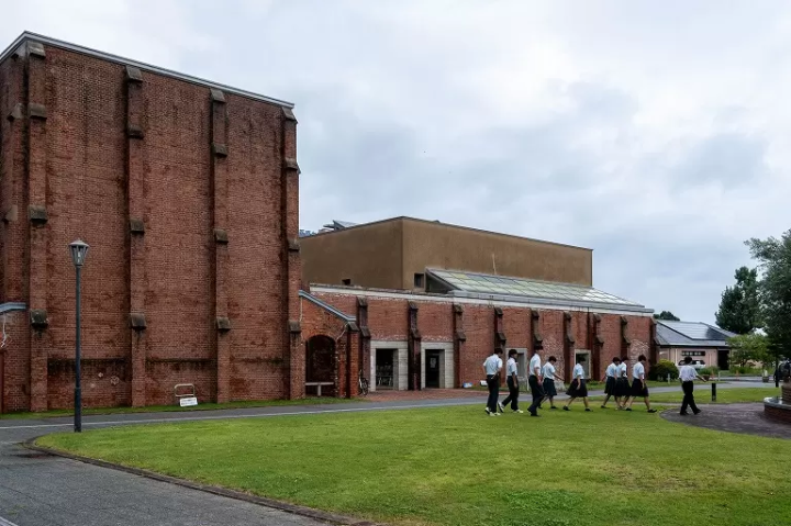 Sumoto Castle Town and its hot spring resort along the sea. How to enjoy Sumoto in Awaji Island.