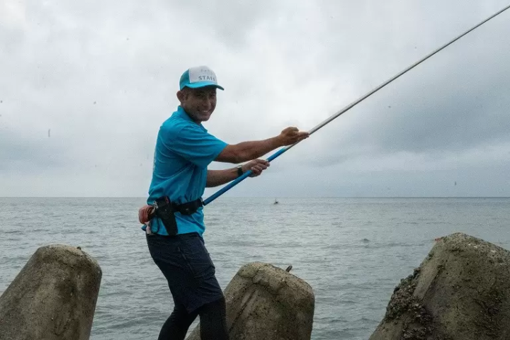 Sumoto Castle Town and its hot spring resort along the sea. How to enjoy Sumoto in Awaji Island.