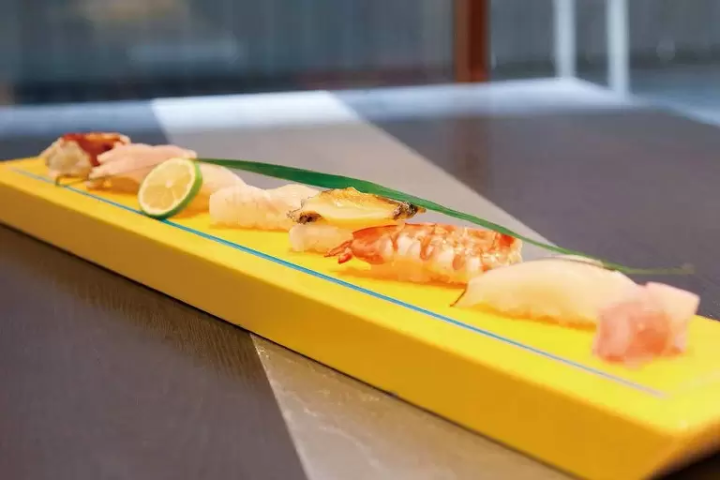 ▲“아와지섬산 식재료 조건 선언점”의 킨스시(Kinzushi) 