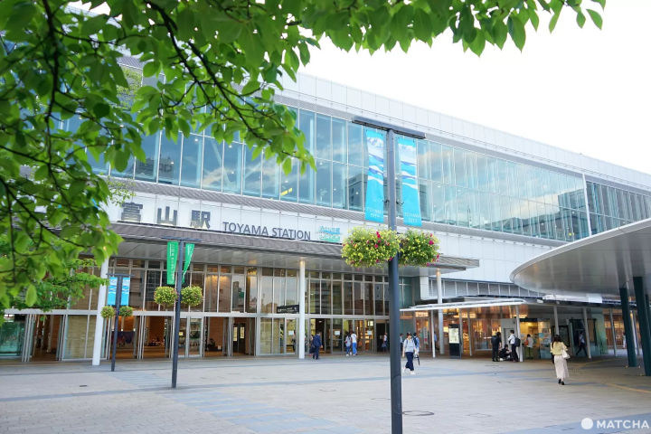 A Day in Toyama: River Cruise, Great Views, and Medicine History