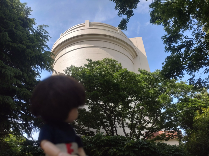 支撑城镇的形状奇特的巨大建筑物【旧直方水塔】