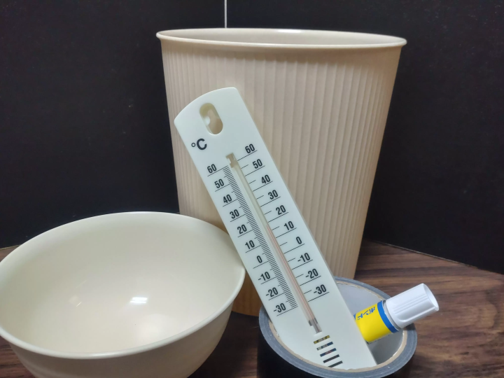 支撑城镇的形状奇特的巨大建筑物【旧直方水塔】