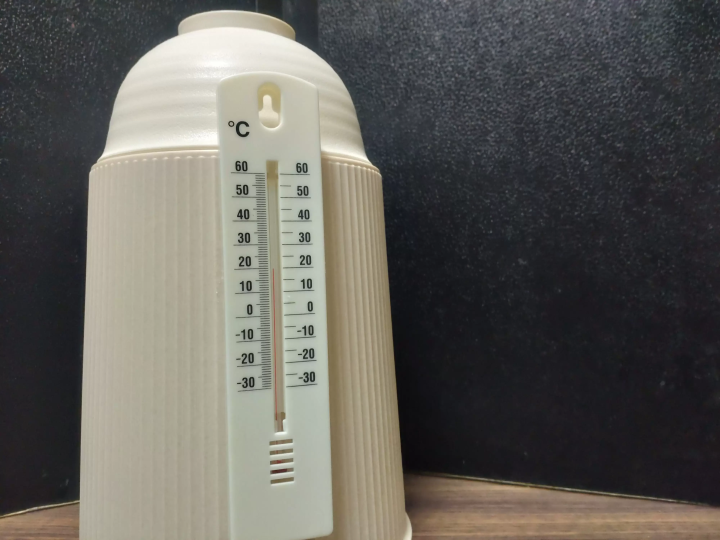 支撑城镇的形状奇特的巨大建筑物【旧直方水塔】