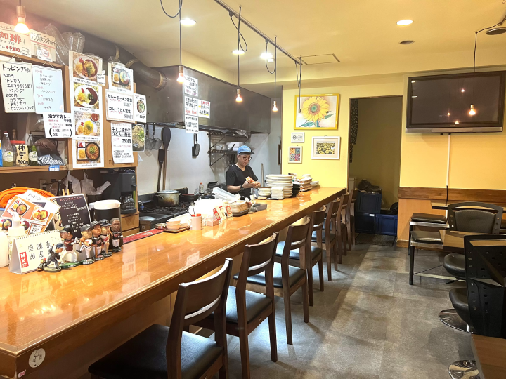 [From Eeyan ! Osaka Shopping Street]“Curry BAR Clover” เป็นร้านเฉพาะด้านแกงกะหรี่ที่หลงใหลในแกงกะหรี่และรสชาติดั้งเดิมอันประณีต