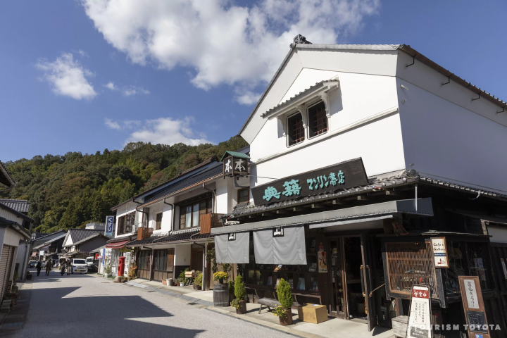 【ใบไม้เปลี่ยนสีปี 2025】แฟนจิบลิห้ามพลาด!สนุกไปกับโลกของจิบลิและใบไม้เปลี่ยนสี!