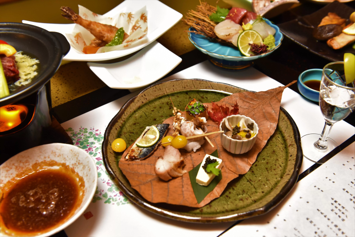 使用新鮮當地食材的特別晚餐形象 