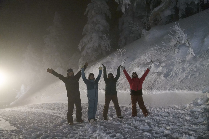 在米澤的「天元台高原滑雪場」，您可以享受冬季運動直到春天！
