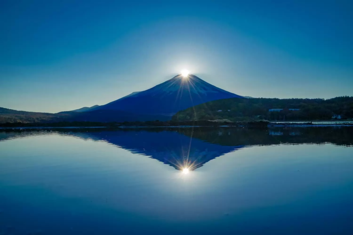 山中湖　ダブルダイヤモンド富士