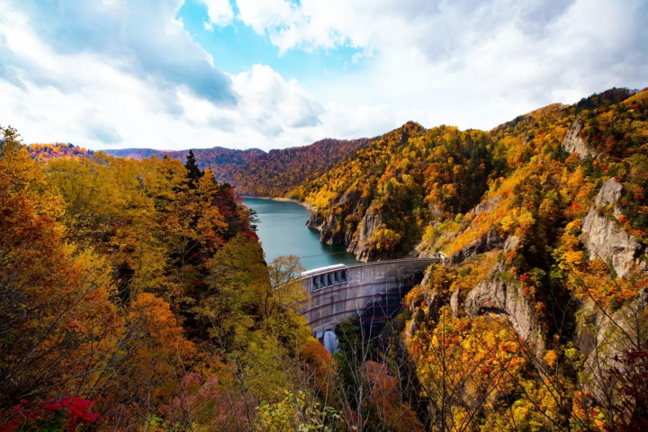 北海道屈指の温泉地、定山渓の紅葉スポット9選を紹介！