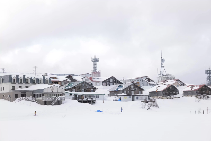 在米澤的「天元台高原滑雪場」，您可以享受冬季運動直到春天！