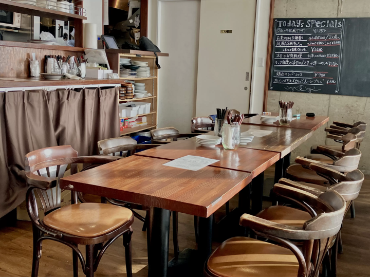 มีสไตล์แบบสบายๆ และเป็นผู้ใหญ่ขึ้นอีกเล็กน้อย อาหารฝรั่งเศสรสเลิศที่ "Bistro Mura"