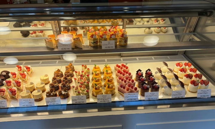 ร้านขนมฝรั่งเศสชื่อดัง "Patisserie L'abricotier"