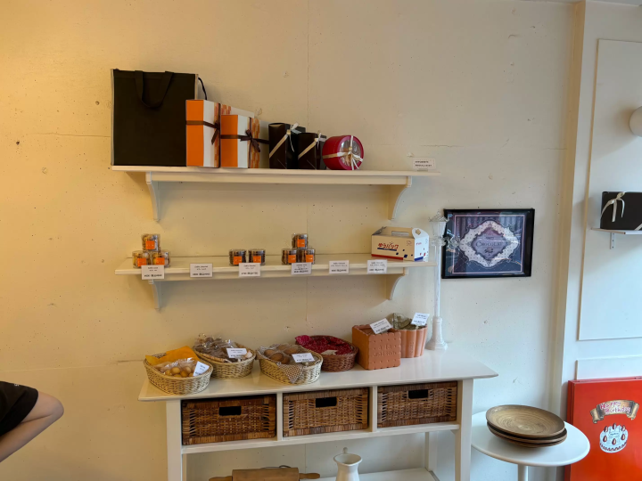 ร้านขนมฝรั่งเศสชื่อดัง "Patisserie L'abricotier"