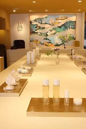 Japanese Beauty: Makanai Cosmetics In Kagurazaka