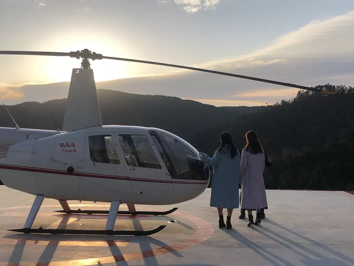 【교토·아라시야마】교토·아라시야마에서 특별한 체험을 하자! 미슐랭 스타가있는 레스토랑에서의 식사와 헬리콥터로 둘러싸인 1 박 2 일 여행