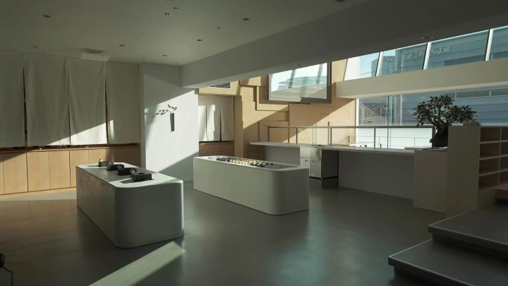 Kanazawa Hand-rolled Sushi COIL  ［金沢手巻き寿司 COIL］