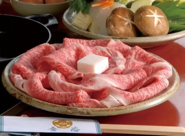 介紹在大阪1 小時 45 分鐘的「伊賀忍者鎮」享受忍者體驗、和牛和清酒