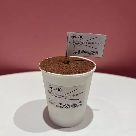 Osaka Cafes: 10 Stylish Coffee Shops in Umeda