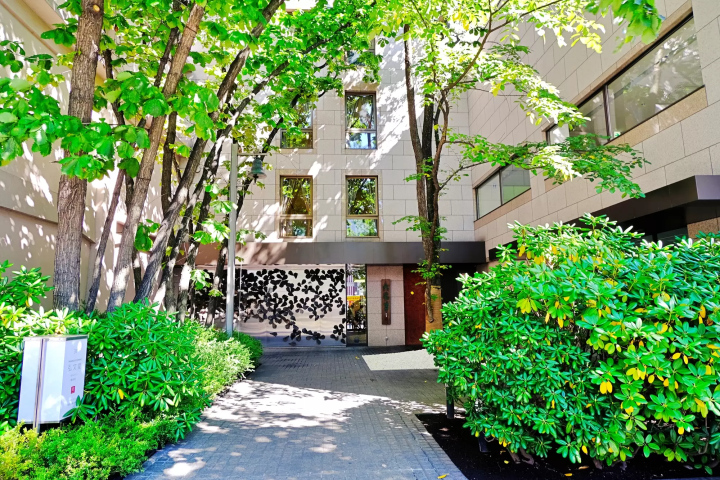 Rokkatei Confectionery and Stores: Popular Sweet Treats from Hokkaido