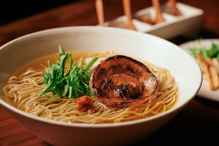 東京必吃「AFURI阿夫利拉麵」朝聖攻略！經典柚香，清爽雞湯系拉麵一定要品嚐！