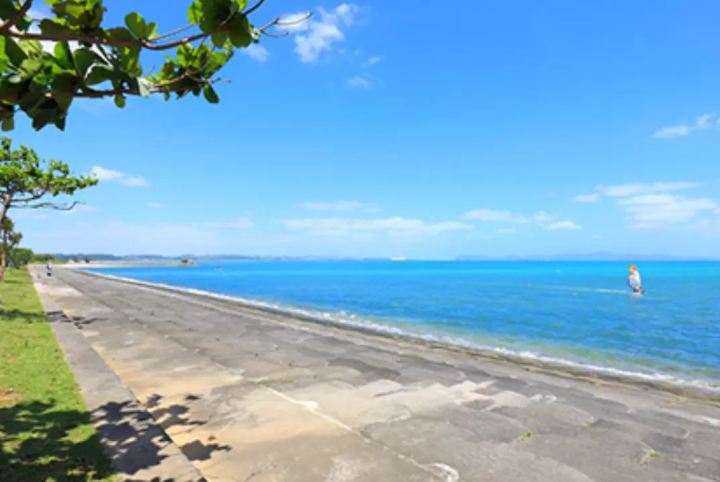 【沖繩駕車路線】享受沖繩美麗海和當地人喜愛的靈魂美食的一天！