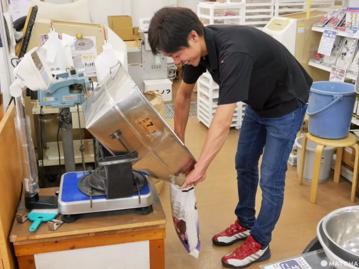 昭和老店　スズノブ店員