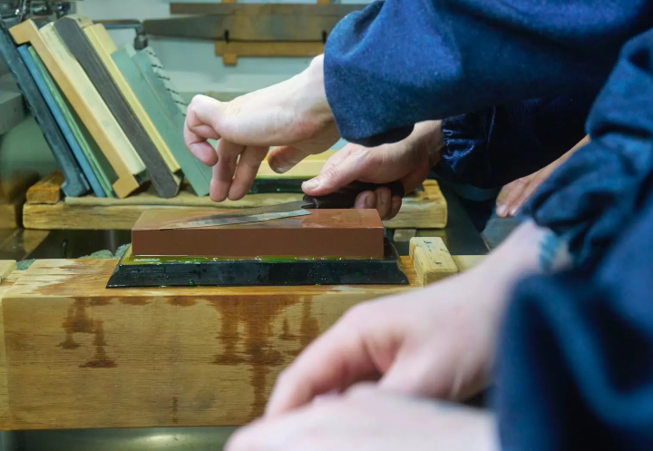 【장인의 거리 연삼조】가이드북에 실려 있지 않은, 세계에 하나만의 식칼을 만드는 여행