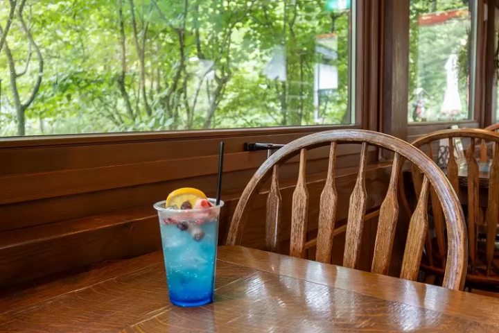 ▲In addition to the standard drinks menu, the cafe also offers seasonal drinks. This is the blue lemonade that was only available for a limited time in the summer.